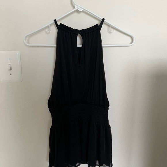 Fun flowy top​​ - Picture 3 of 5